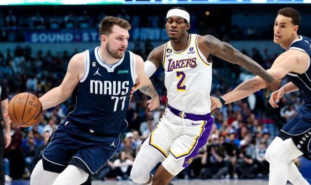 游戏玩法-【人物】湖人范德彪：曾经3次骨折 如今成为詹皇绝配