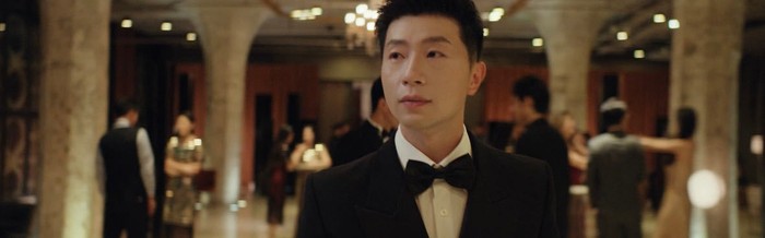 马龙晚会用笔颠球展现冠军控球力